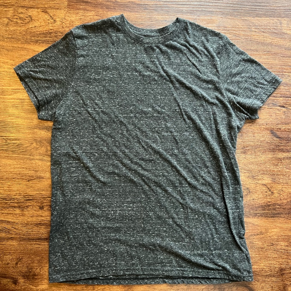 Mens medium size, fitted tshirt, charcoal black/grey